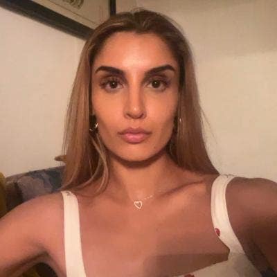 Professional Female seeks a single or double room Main Photo