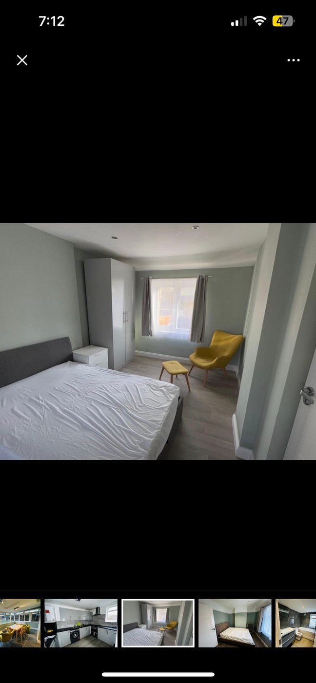 Spacious Double Room in 4BHK House with Garden W12 Main Photo