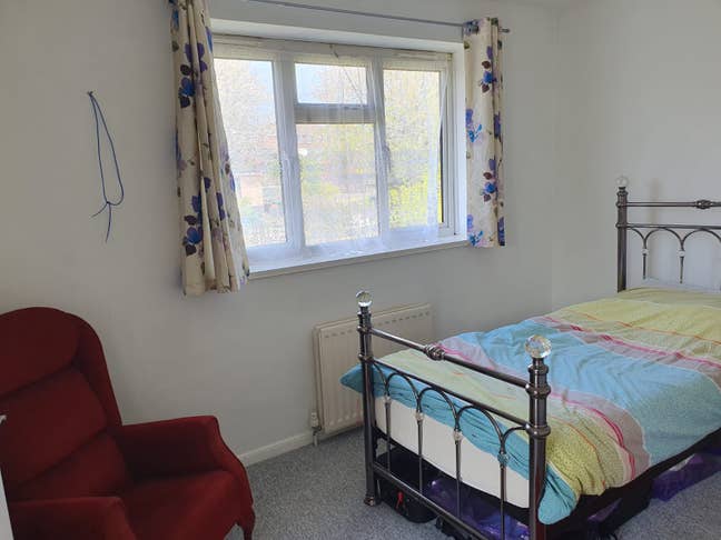 Double Room to Let Main Photo