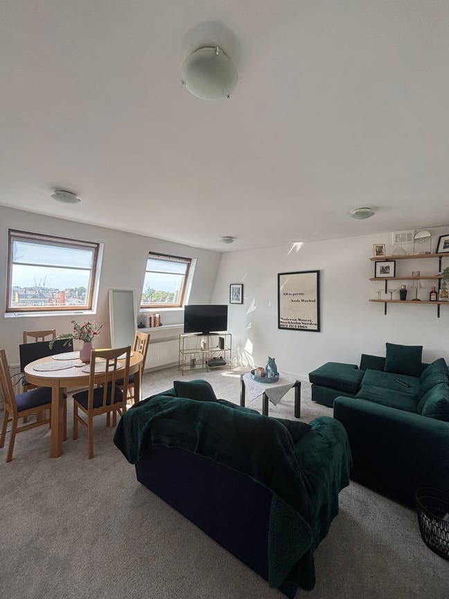 Fantastic Bright Spacious Flat in Clapham Main Photo
