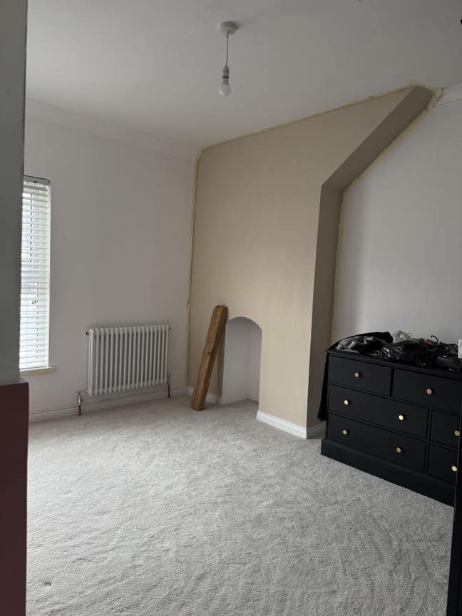 Double Room in Brynmenyn  Main Photo