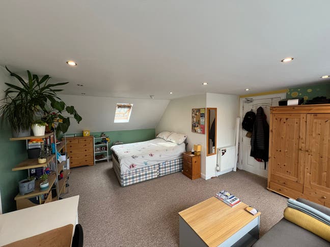 Large Bedroom with Terrace Access Main Photo