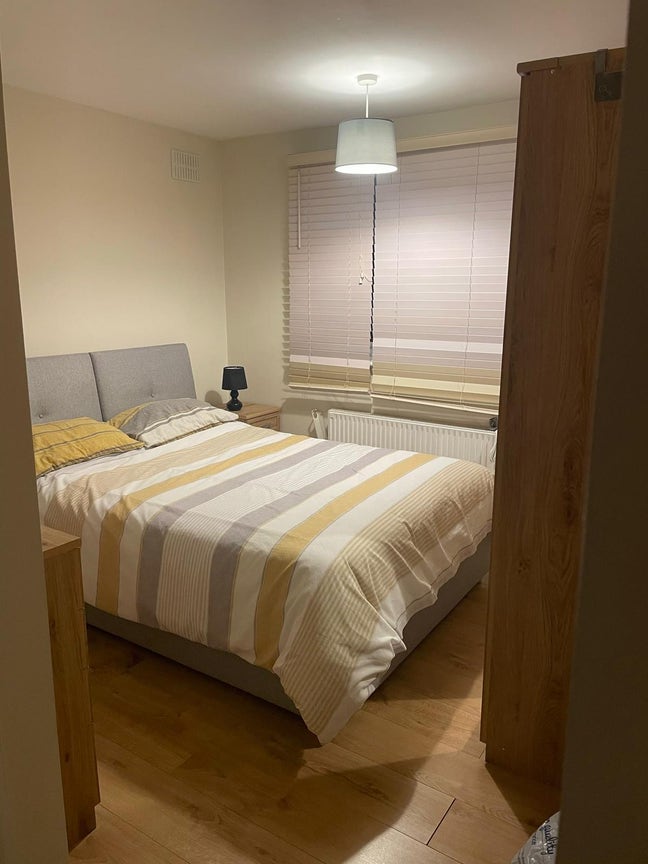 Double Room with Private Bathroom (En-Suite) – Buc Main Photo