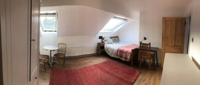 Attic Room with En-Suite  Main Photo