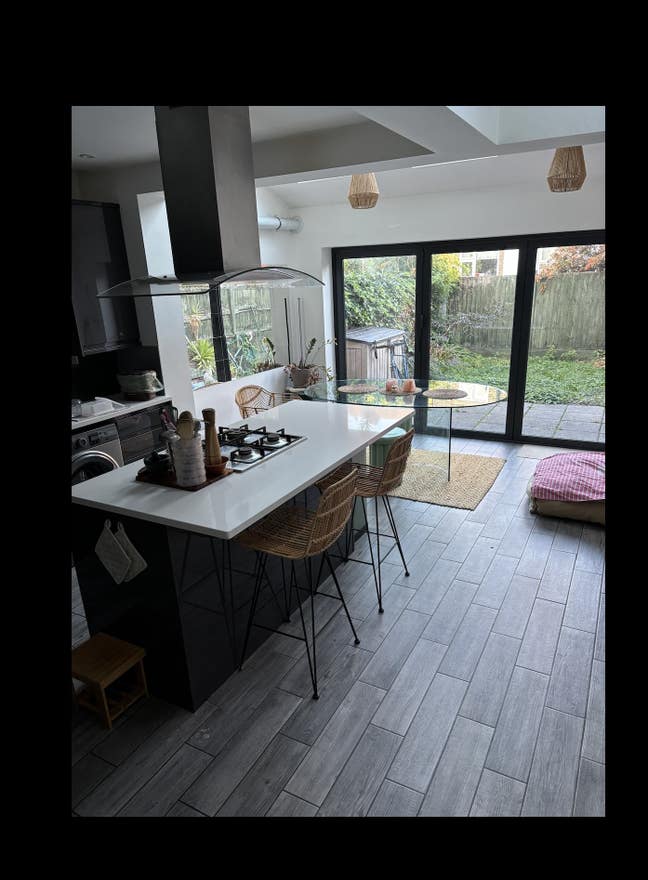 En suite double room near Blackhorse Road  Main Photo