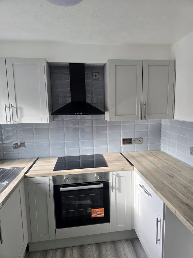 2 double bedroom recently renovated Main Photo