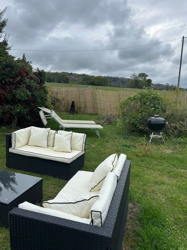 Lovely double room in quiet rural setting  Main Photo