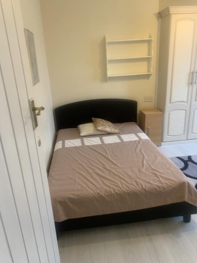 1st floor Double Room For Rent Main Photo