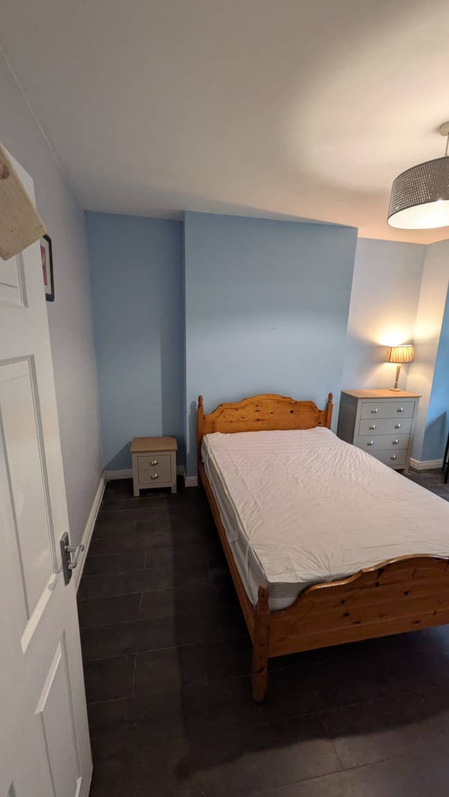 Rooms near Queens Uni - University Street Main Photo