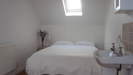 Ensuite available close to city  Main Photo