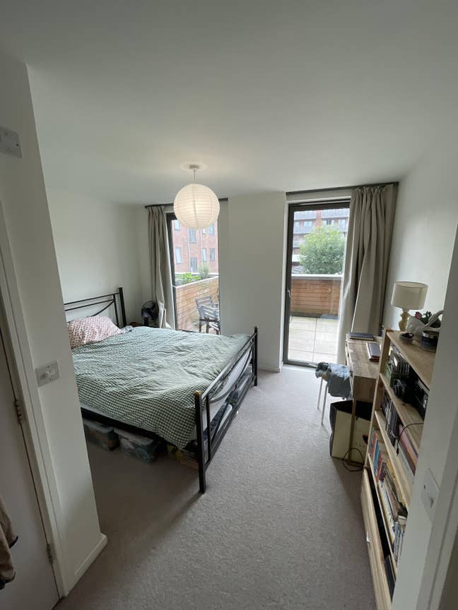 Light and spacious double room with ensuite Main Photo