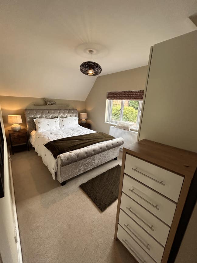 Apple Tree Cottage is Cute and cottagey  Main Photo