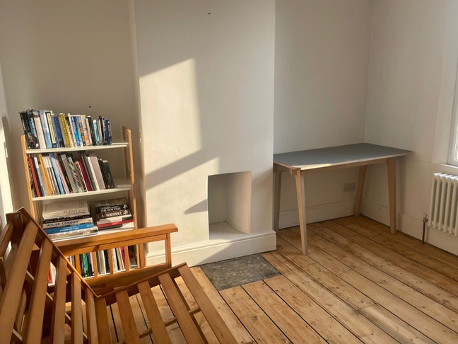 Cosy room with a view in Windmill Hill Main Photo