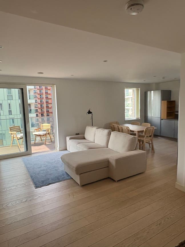 Modern 2-bed / 2-bath in North Greenwich Main Photo