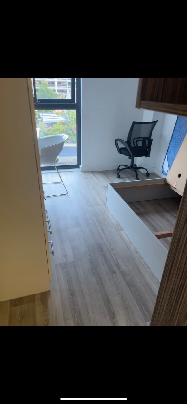Sublet Ensuite Room in N1 Main Photo