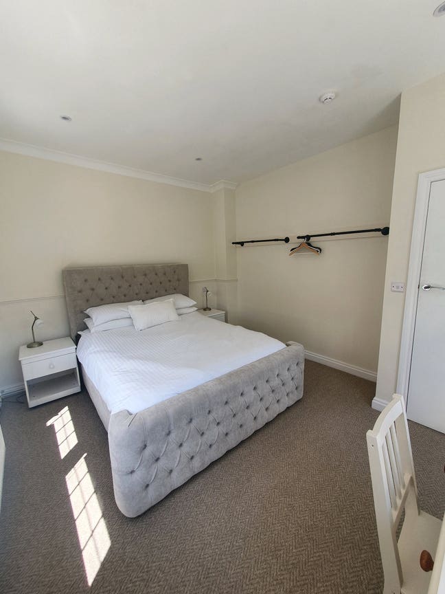 Luxury 2 bed apartment  Main Photo