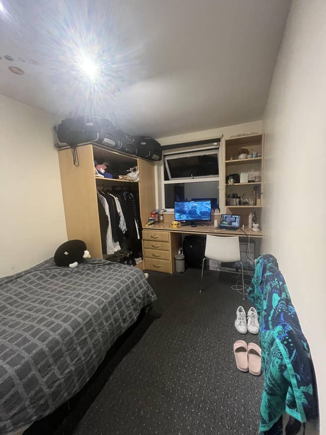 Room available  Main Photo