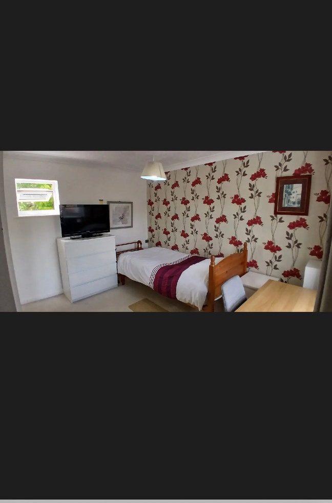  en-suite bedroom in detached house. Main Photo