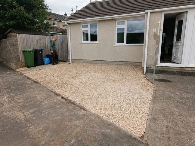Bungalow for Let Main Photo