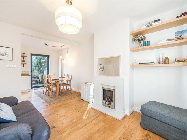 Double Bedroom in a 2 bed house with a garden  Main Photo