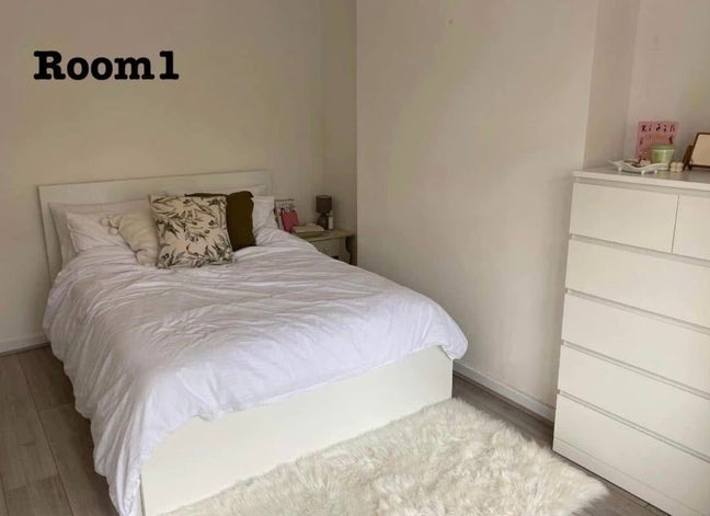 Large Room In 4 Person Full House Share  Main Photo