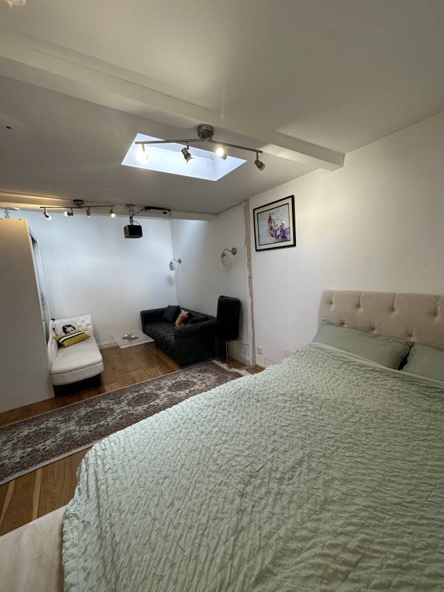 Room/Studio For Rent Main Photo
