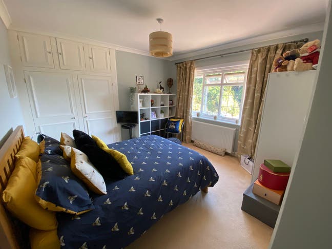Large double bedroom  Main Photo