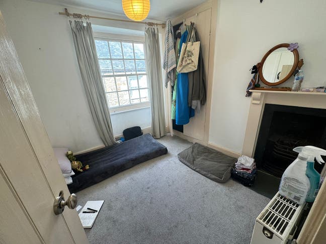 Small room main street penryn  Main Photo