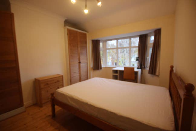 Very Large Single Room to Rent Main Photo