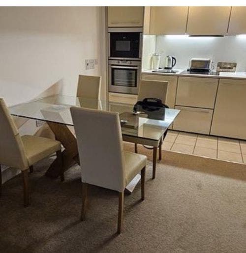 Looking for a female flatmate Main Photo