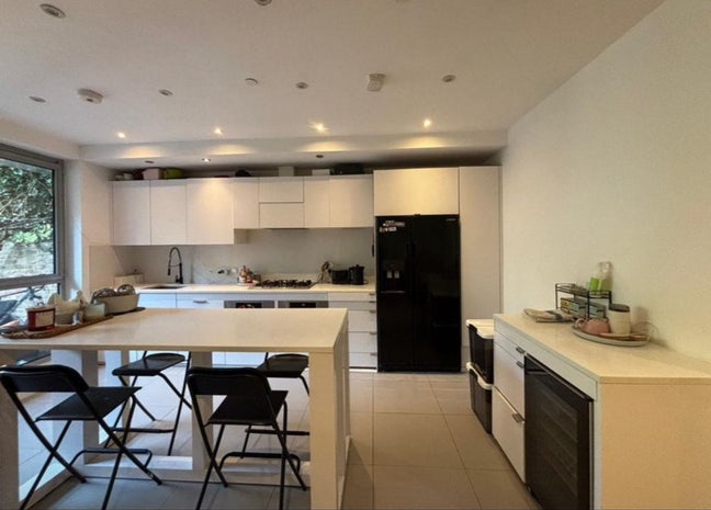 Room in Hackney Central  Main Photo