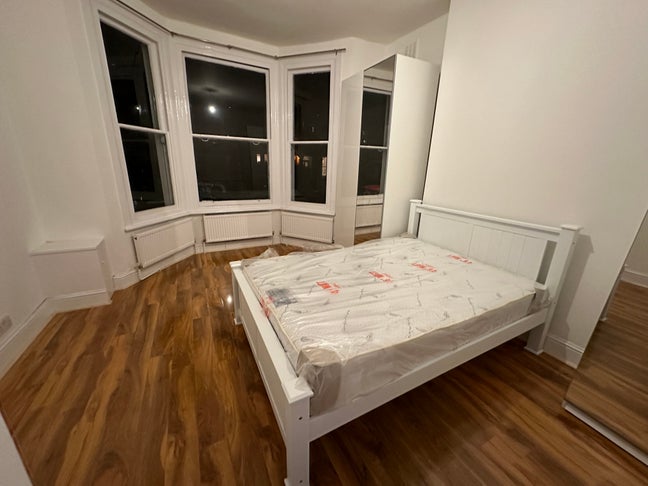 Amazing 2 Bed Garden Flat West Norwood Main Photo