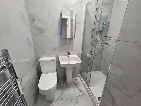 Central Hyde Park Refrusbished House Share Main Photo