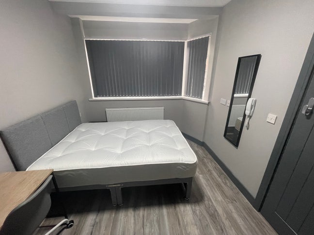 Large, Modern En-Suite Rooms Hayes/Southall Main Photo