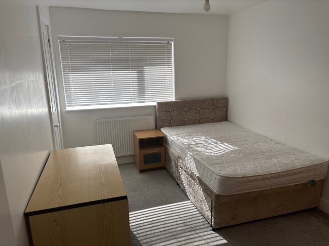 A Double Room in Hemel Hempstead Main Photo