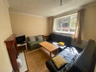 4 Double Rooms Available  Main Photo