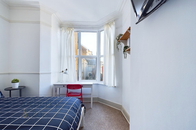 Kingswood High St | Large Double Ensuite | Main Photo