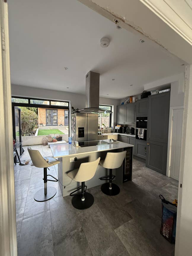 Large Double Rooms Available Modern Refurb House Main Photo