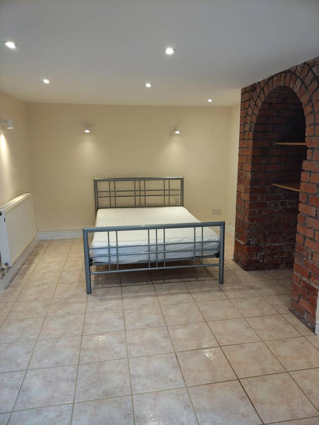 Lovely Double Room with En Suite and Kitchenette. Main Photo