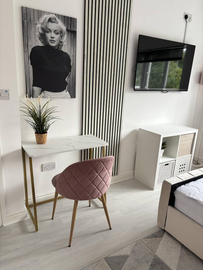 Large double room in clean & quiet house for rent Main Photo