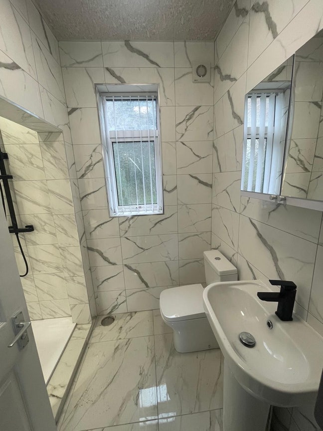 Spacious double bedrooms Main Photo