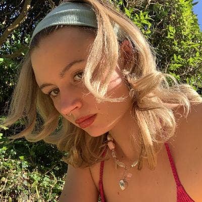 Hello!  My name’s Lauren, I’m 26 and a ... Main Photo