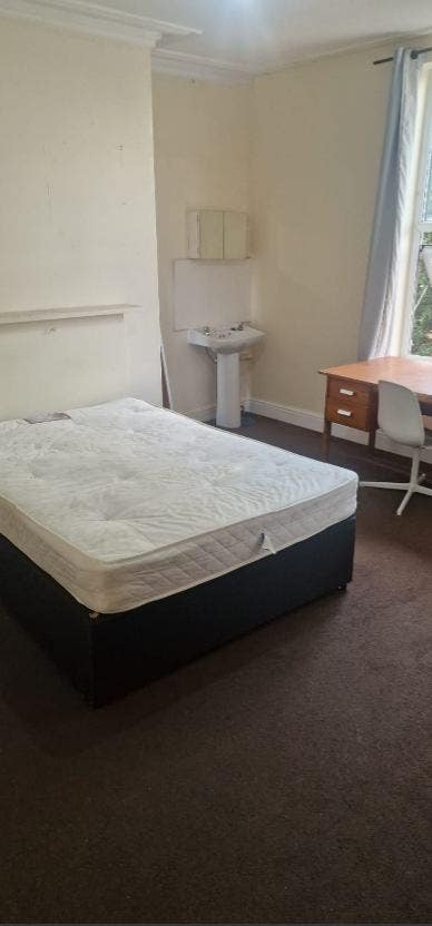 🏡 9-Bed House | 157 Hyde Park Road | £545 PCM  Main Photo