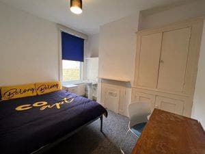 5 Bedrooms Available on Whippingham Road Main Photo