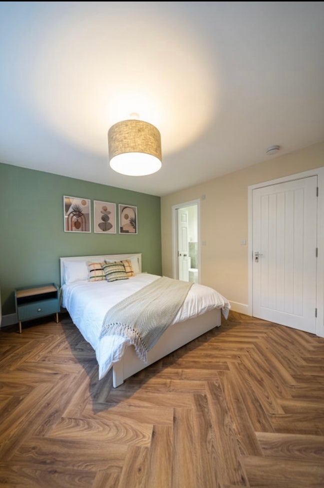 Ensuite Double Room – Modern 6-Bed House, SE8 (Gre Main Photo
