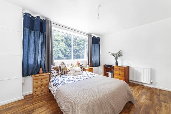 🔥4 Doubles In Quiet Location (Garden + Living) Main Photo