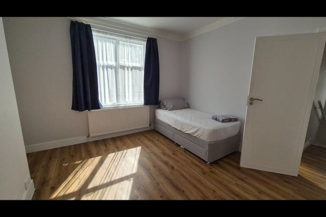 Spacious, Well-Connected Rooms in Wembley Park Main Photo