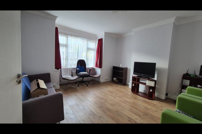 Spacious, Well-Connected Rooms in Wembley Park Main Photo