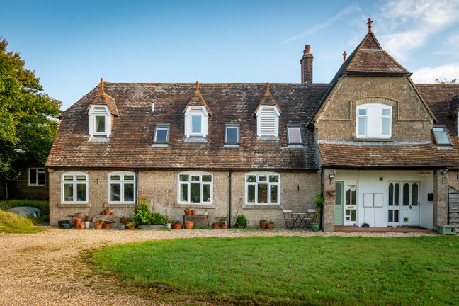 Room to rent in a barn conversion, country views. Main Photo