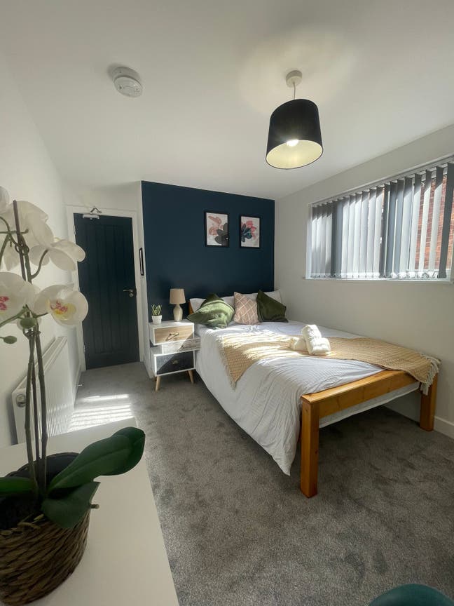 Stunning En-Suite CV2🏡 Bills Inc🔥 No Dep‼️ Main Photo
